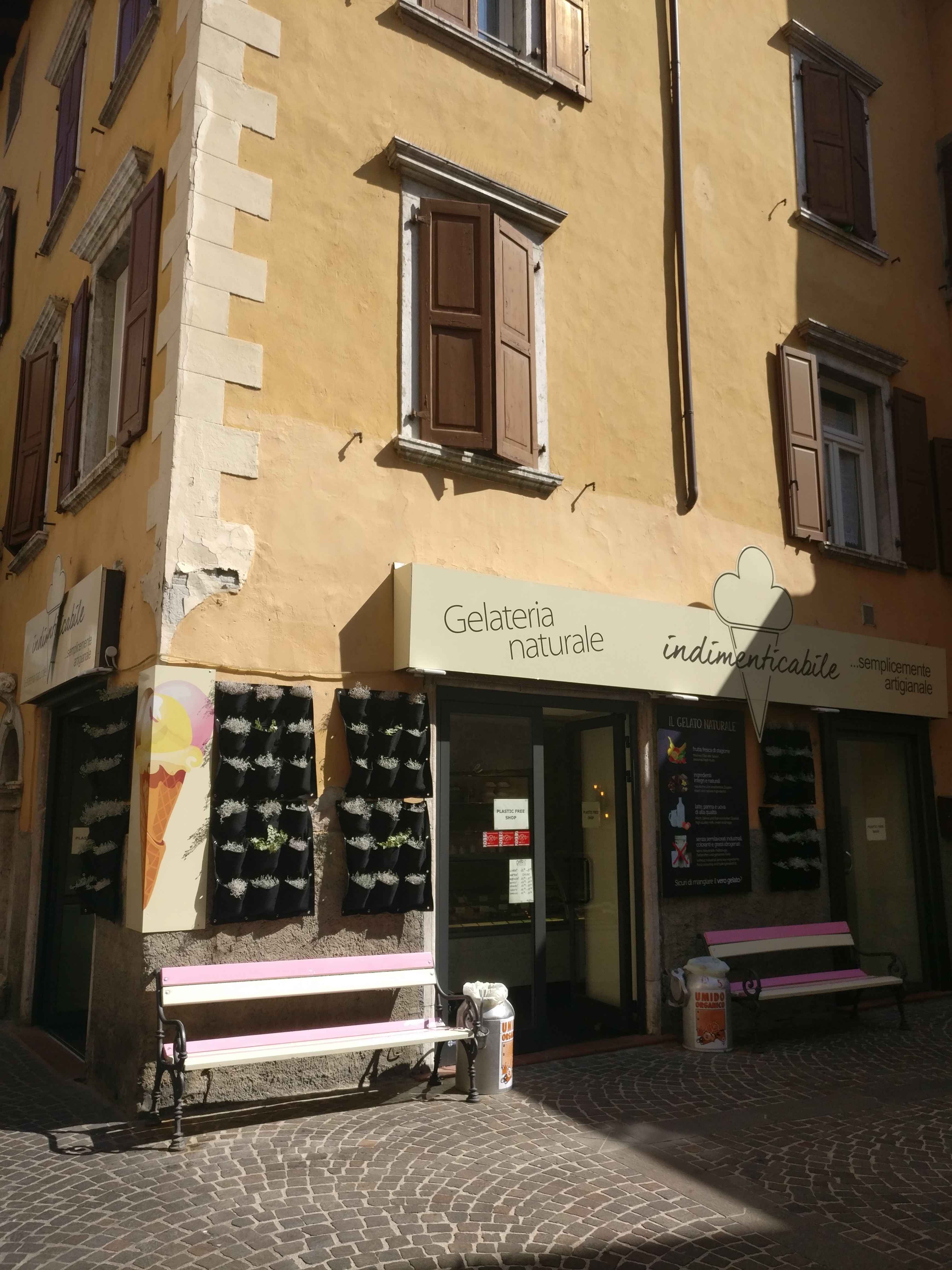 Gelateria benches in Arco